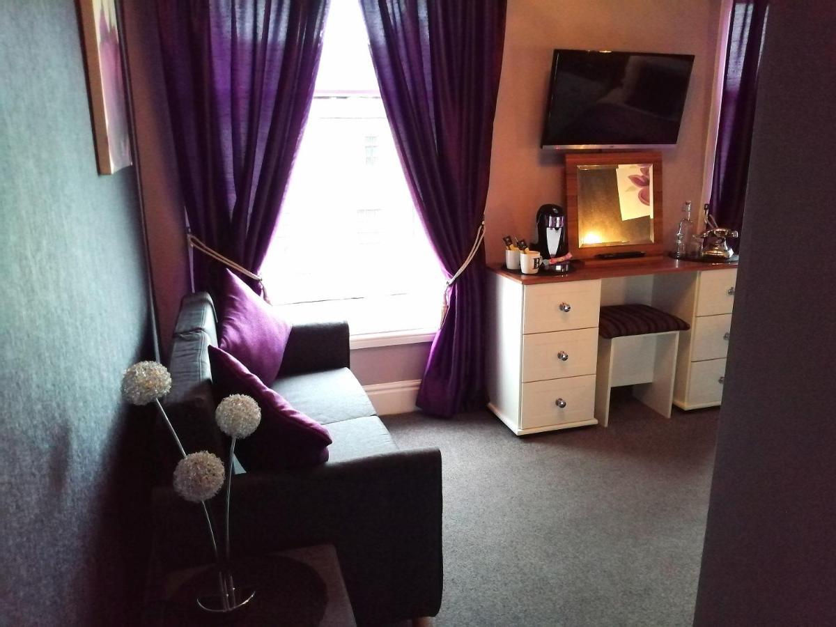 Burleigh Guest house 4*